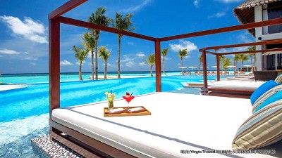 Joie De VIVRE 泳池酒吧